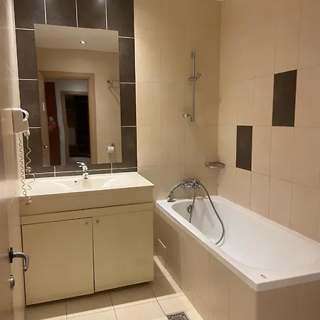 Aparthotel Rin Grand Residence 4* בוקרשט