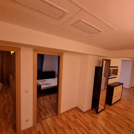 Aparthotel Rin Grand Residence アパート 4*